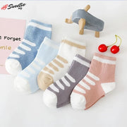 5 Paar weiche Babysocken mit Design